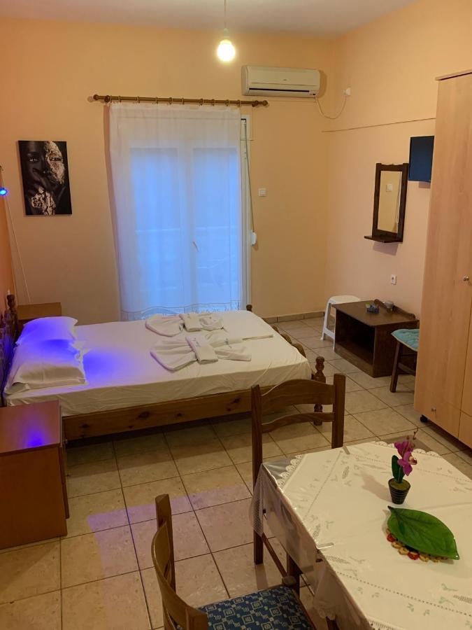Kostas Rooms Votsi  Esterno foto